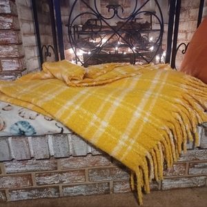 Magaschoni home throw